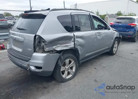 2015 Jeep Compass Latitude z USA, uszkodzony, nr VIN 1C4NJDEB7FD357990